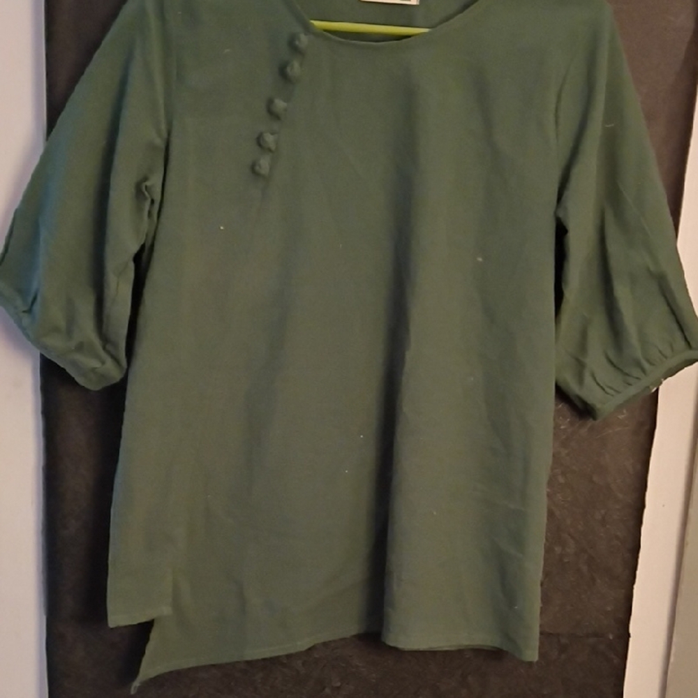 Handmade Chinese Green Button-Detail Top